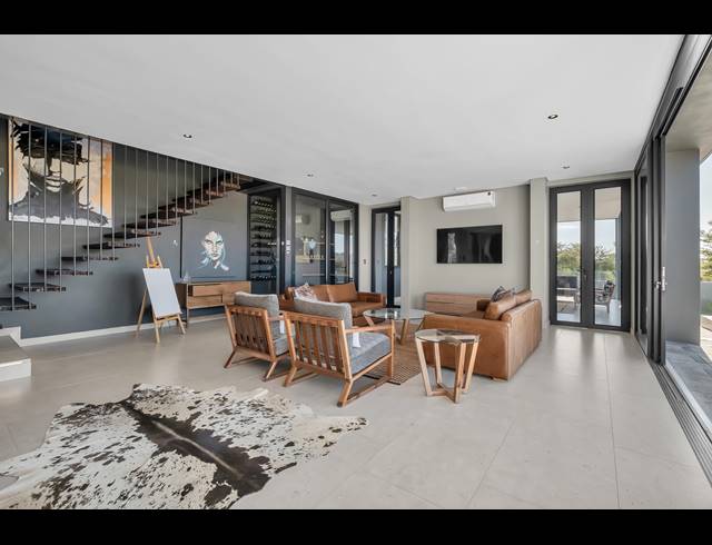 5 BEDROOM HOUSE FOR SALE IN HELDERFONTEIN ESTATE